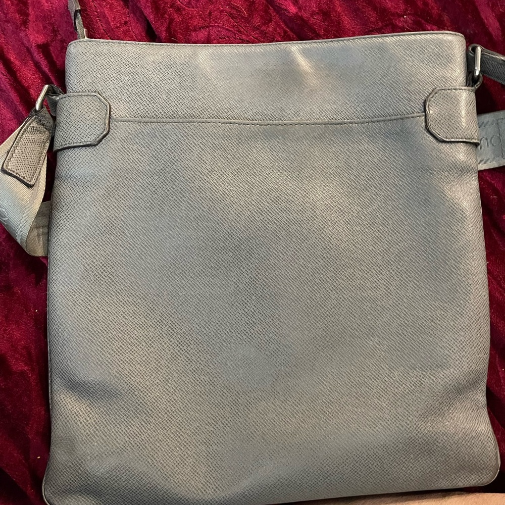 Authentic Louis Vuitton Tiaga Sasha shoulder bag grey glacier M83162